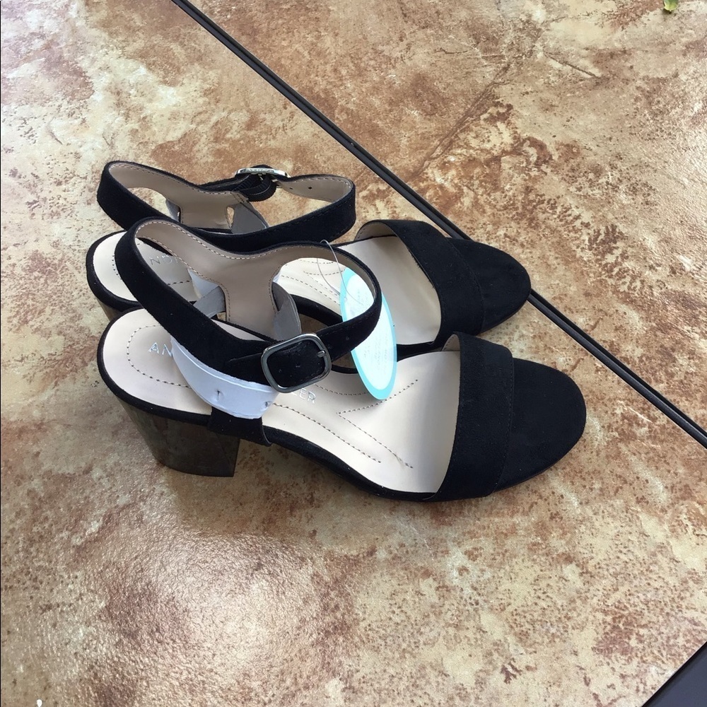 Woman’s Andrew Geller Heeled Sandals - Picture 6 of 10
